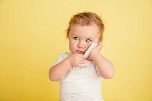 Белый налет на глазах у ребенка: причины и способы лечения