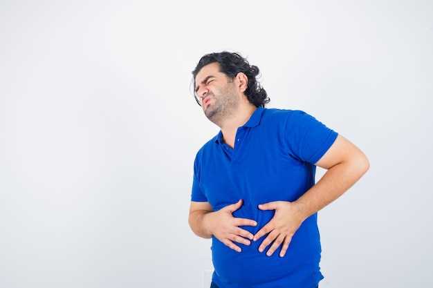 Симптомы боли в желудке, излучающейся в спину