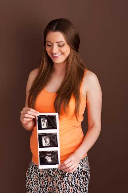 На каком сроке беременности УЗИ показывает, что женщина беременна